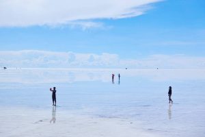 Reflections on the Salar de Uyuni salt lake / Bolivia. Uyuni / Bolivya'daki tuz gölünün yansıması.