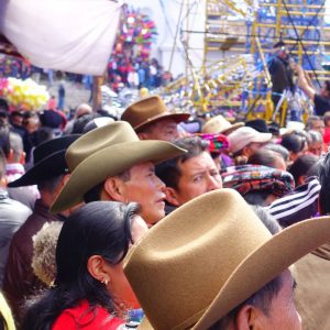 A local gazing at me during Santo Tomas festival. Chichicastenango / Guatemala. Santo Tomas kutlamalarında bana bakan dayı. Chichicastenango / Guatemala.